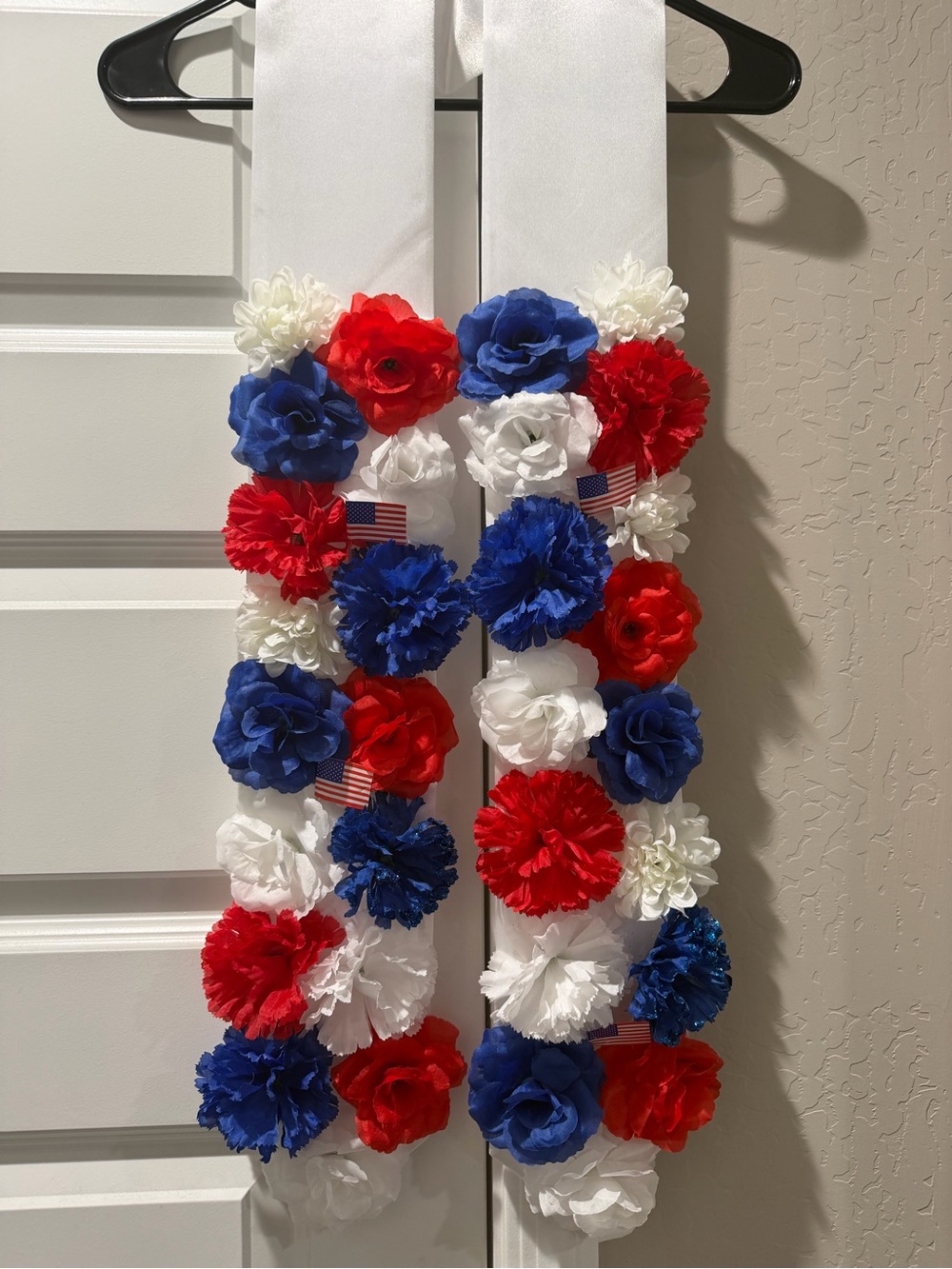 AMERICAN 4th of July floral  sash
Red/white/blue floral sash